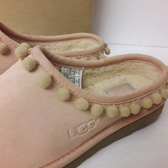 UGG Shoes - New UGG Slippers Size 6